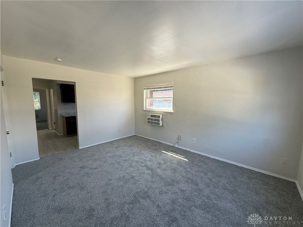780 Wells St - Photo 3 of 15