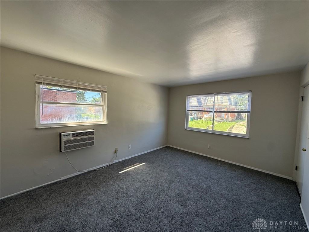 780 Wells St - Photo 6 of 15