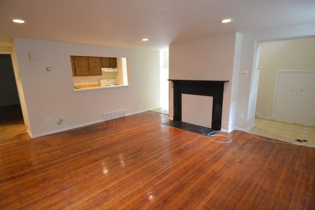 1012 Clinton St #1F - Photo 2 of 8