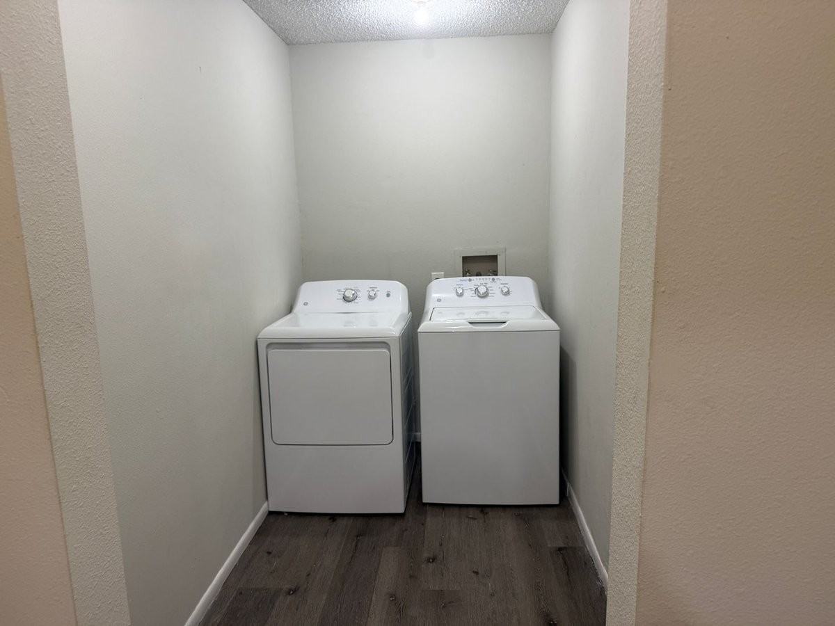 113 S Deerwood Ave - Photo 5 of 18