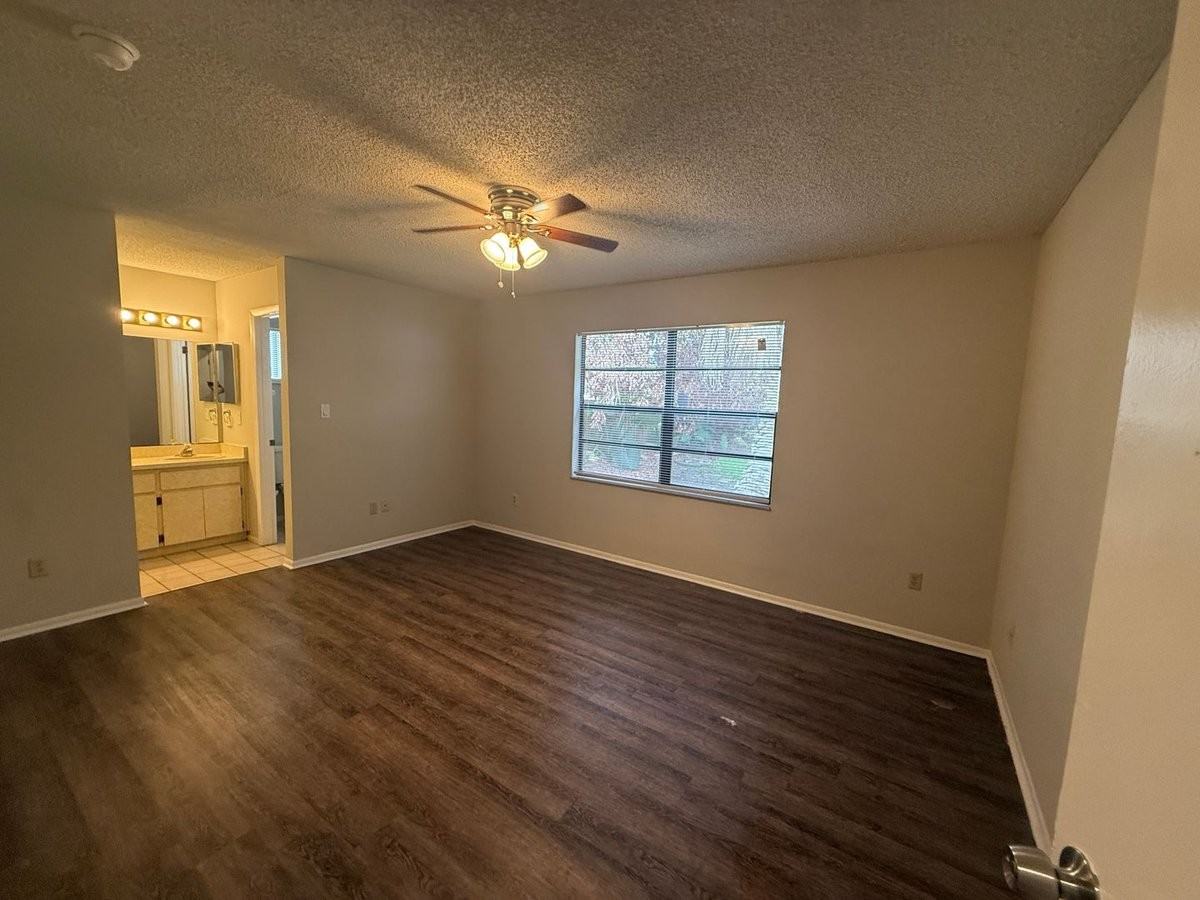 113 S Deerwood Ave - Photo 6 of 18