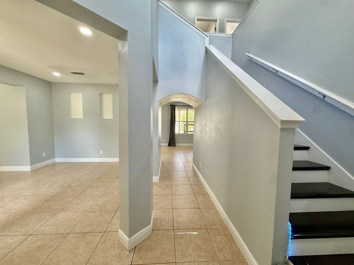 4205 Canby Dr - Photo 4 of 24