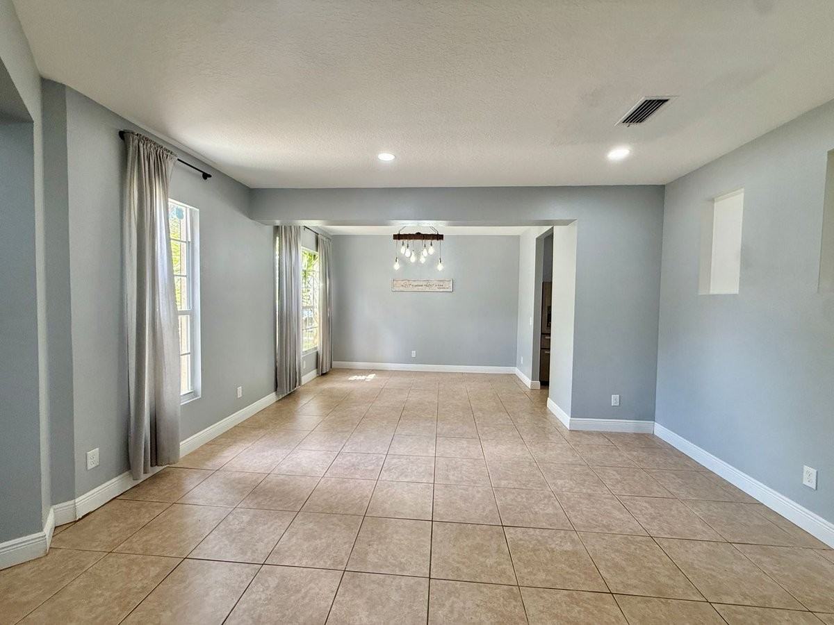 4205 Canby Dr - Photo 7 of 24