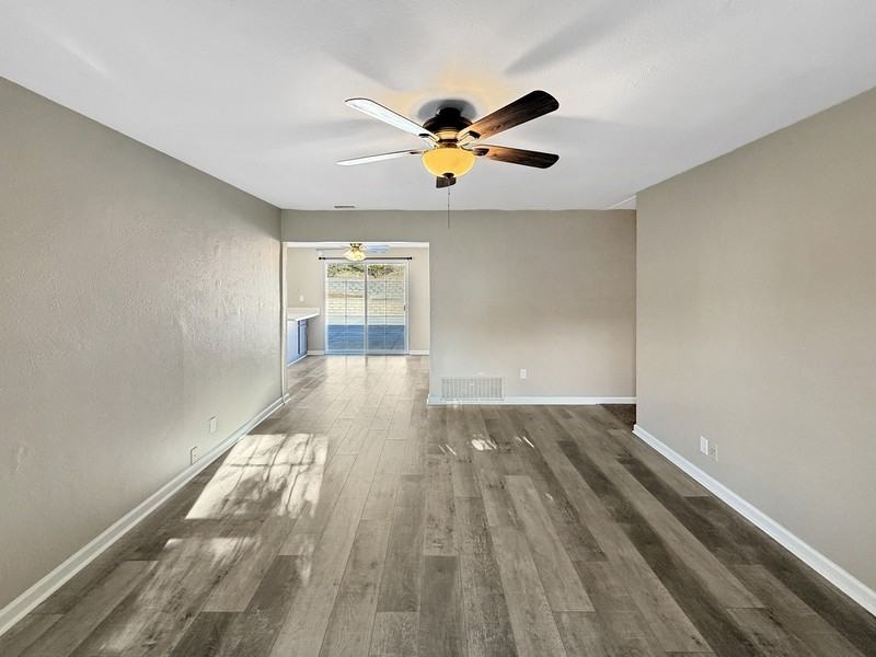 13537 Carriage Rd - Photo 4 of 18
