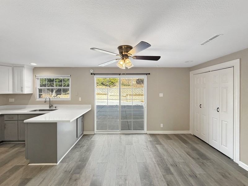 13537 Carriage Rd - Photo 6 of 18