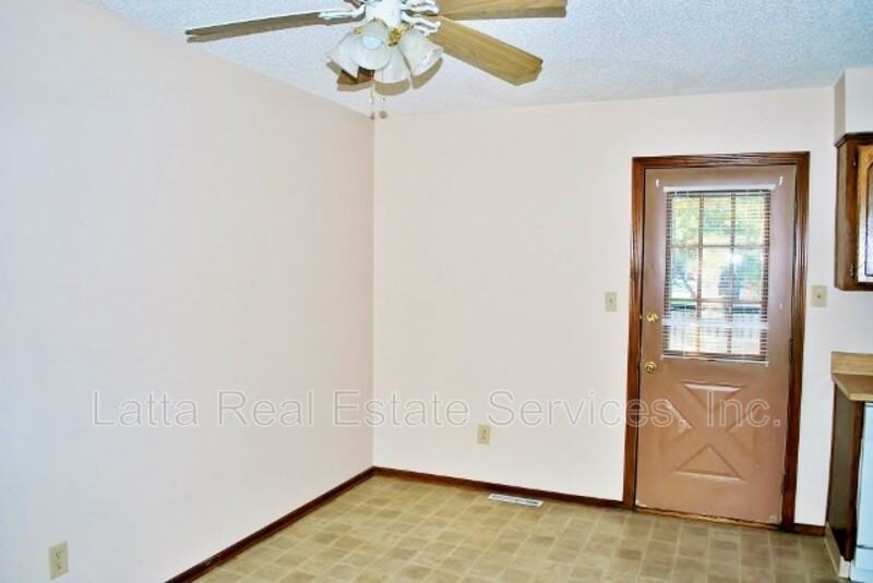 419 Nw 3rd St - Photo 5 of 12