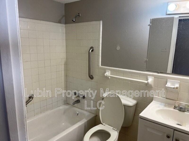 611 Benham Ave - Photo 4 of 7