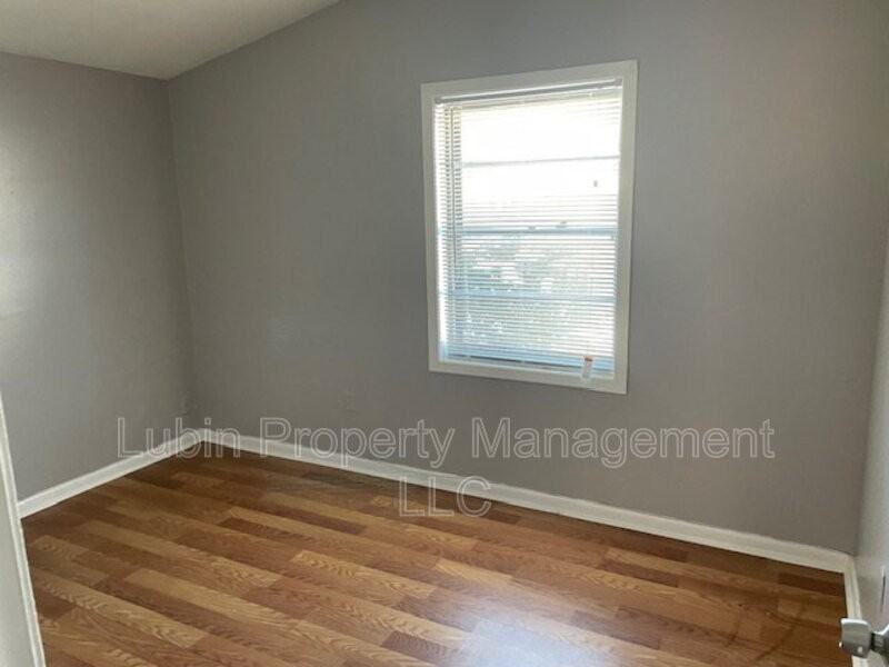 611 Benham Ave - Photo 5 of 7