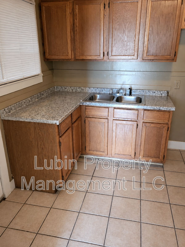 820 Dallas St - Photo 5 of 5