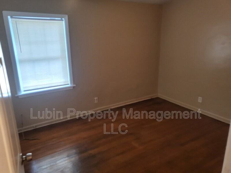 4818 Peace St - Photo 5 of 9