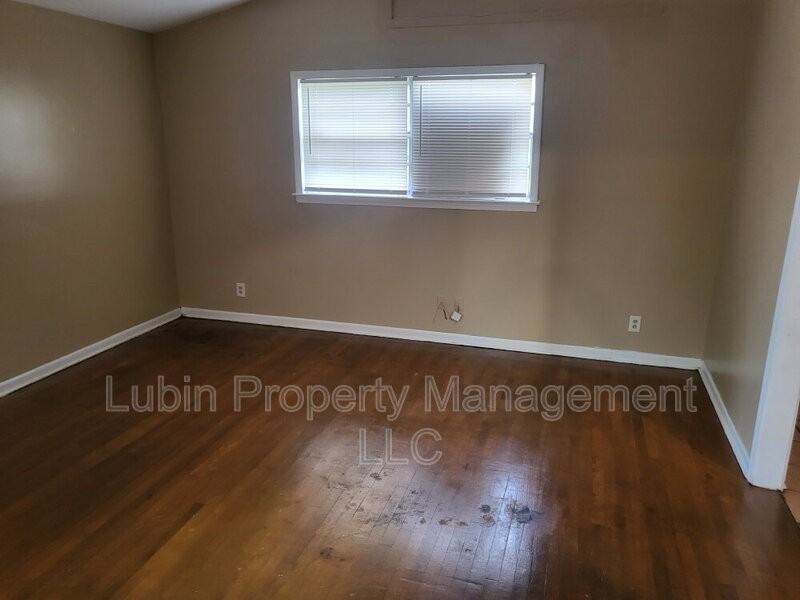 4818 Peace St - Photo 6 of 9
