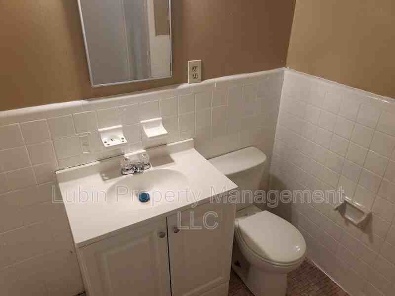 4818 Peace St - Photo 7 of 9