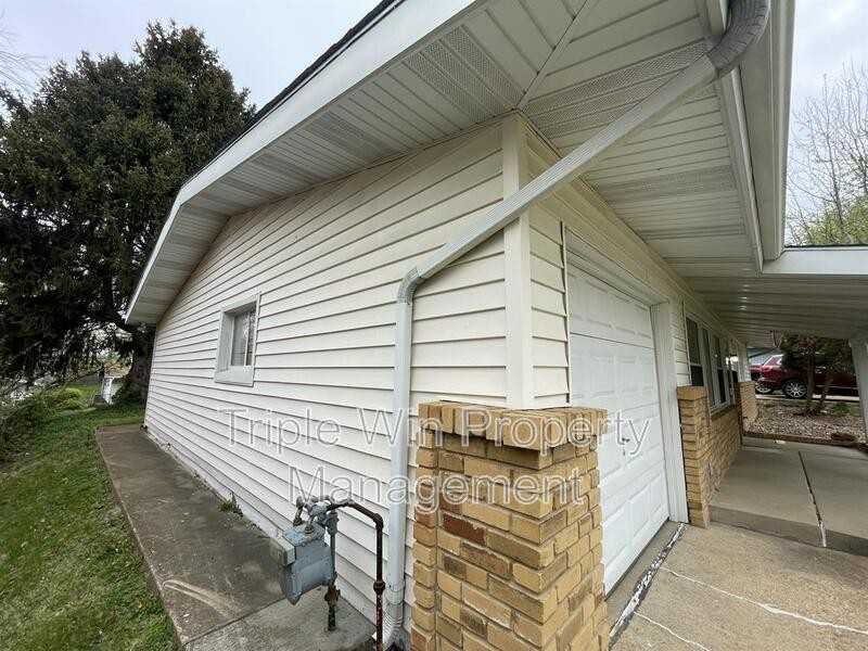 3125 Saint Catherine St - Photo 5 of 31