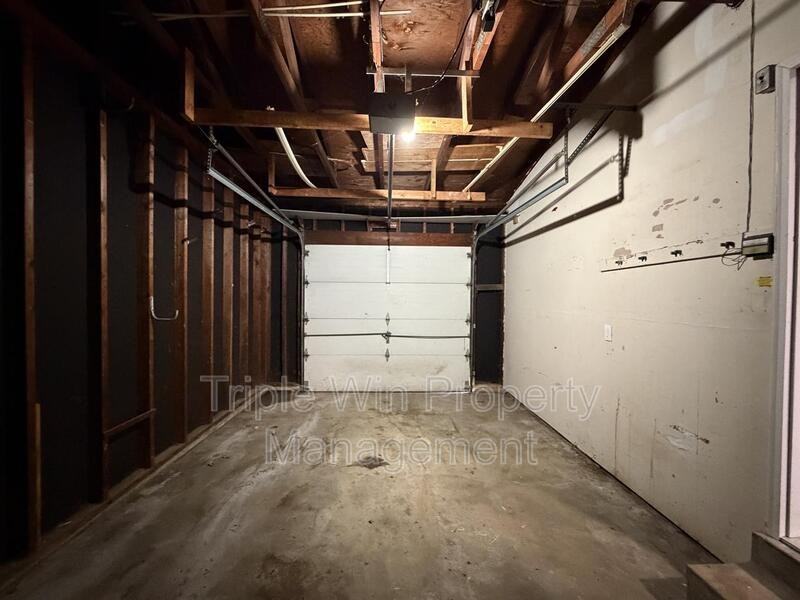 1265 Central Pkwy - Photo 7 of 33