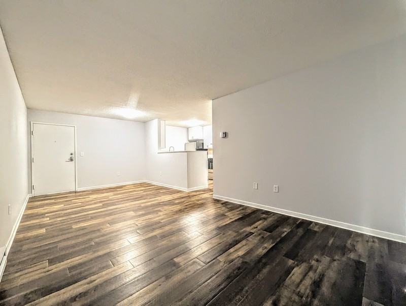 408 E 15th St - Photo 5 of 15
