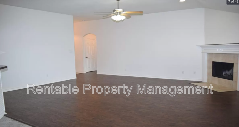 4704 Sailboat Dr - Photo 5 of 13