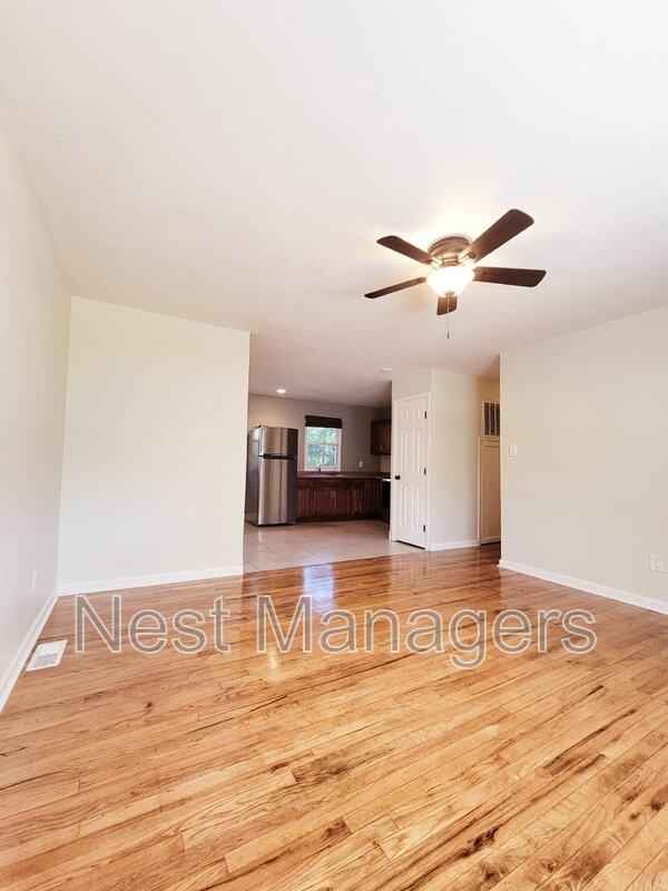2201 Ireland Dr - Photo 2 of 22