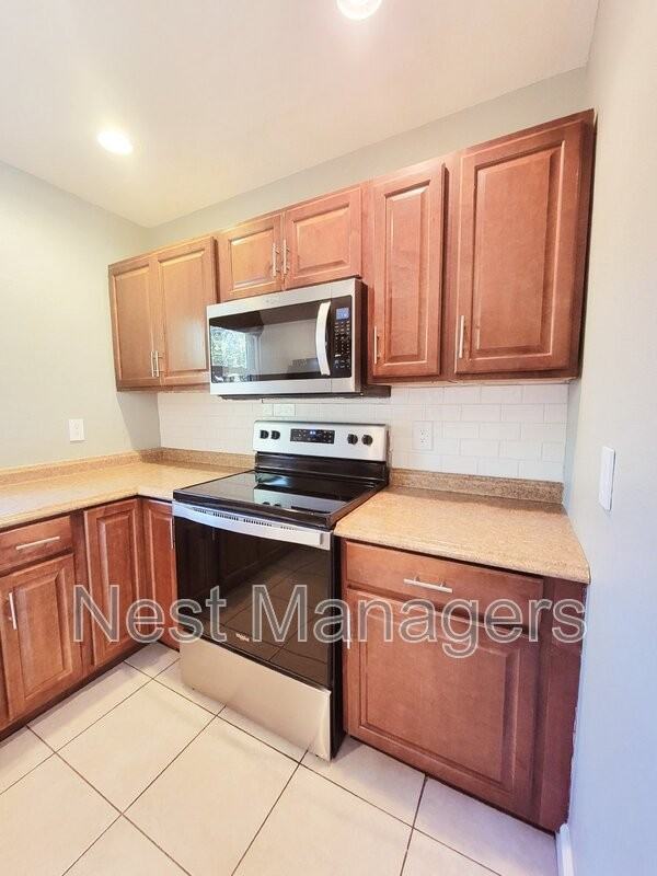 2201 Ireland Dr - Photo 5 of 22