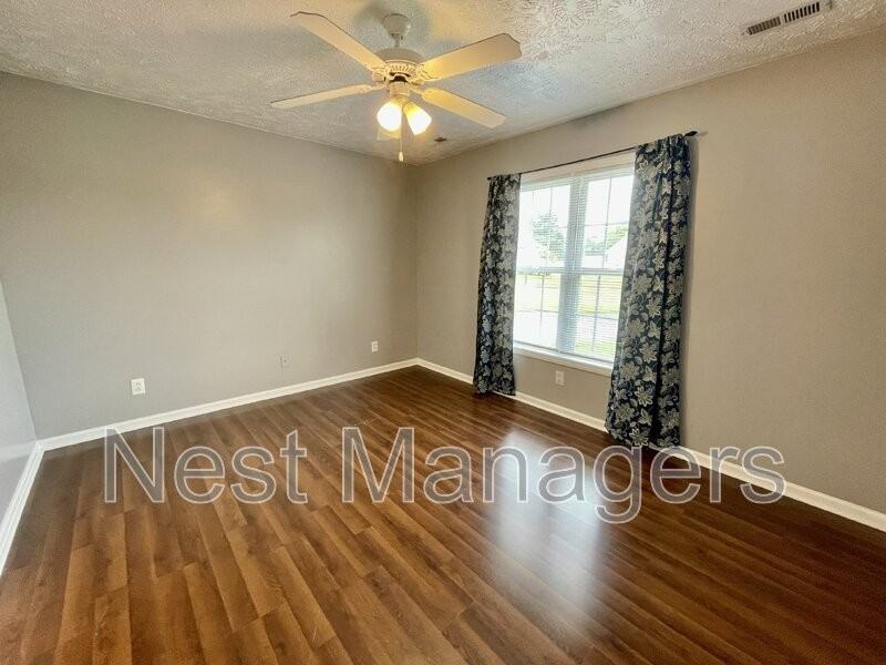 123 Howell Pl - Photo 3 of 19
