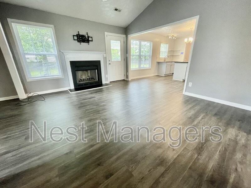 123 Howell Pl - Photo 7 of 19