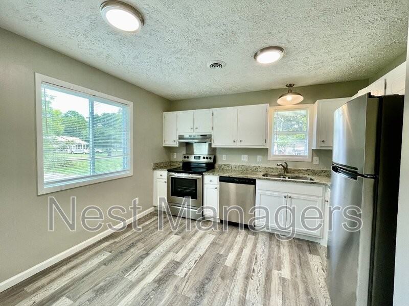 6405 Lorell Ct - Photo 3 of 17