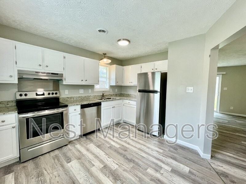 6405 Lorell Ct - Photo 4 of 17