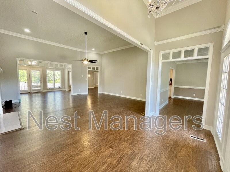 6214 Kirkwall Rd - Photo 6 of 39