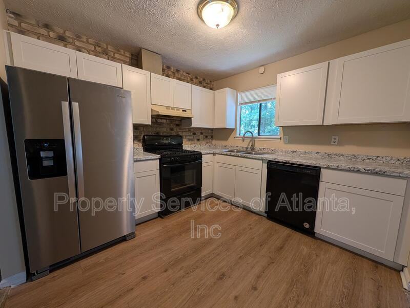 4341 Old Lake Dr - Photo 5 of 23