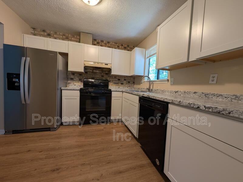 4341 Old Lake Dr - Photo 6 of 23