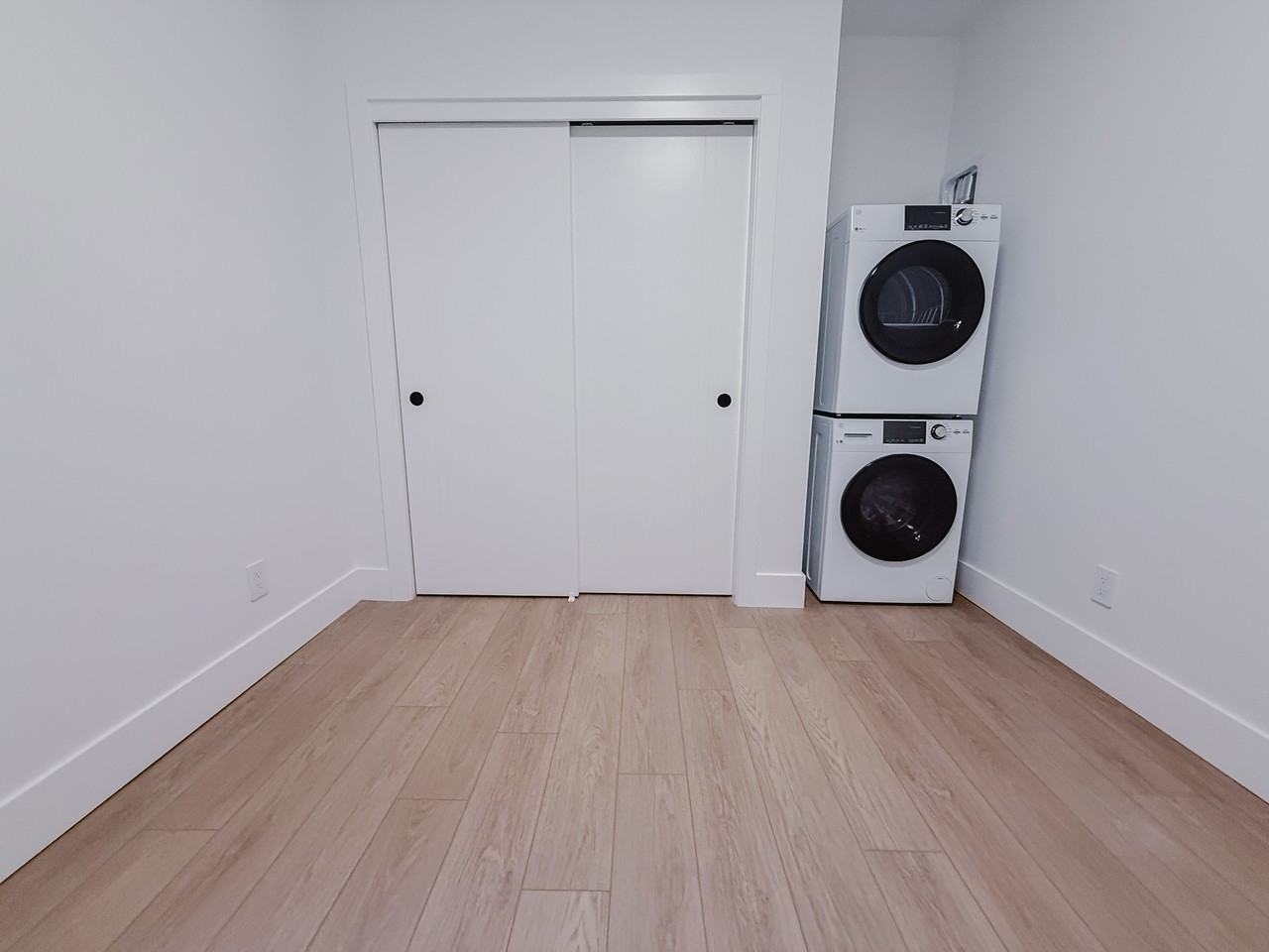 4840 Montana Cres Nw Unit 1b - Photo 4 of 12