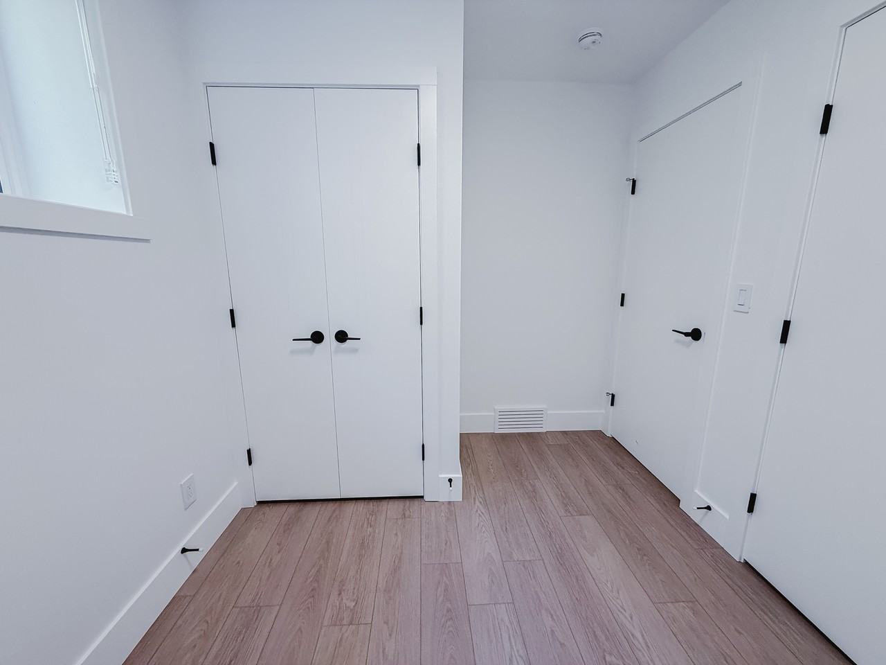 4840 Montana Cres Nw Unit 1b - Photo 6 of 12