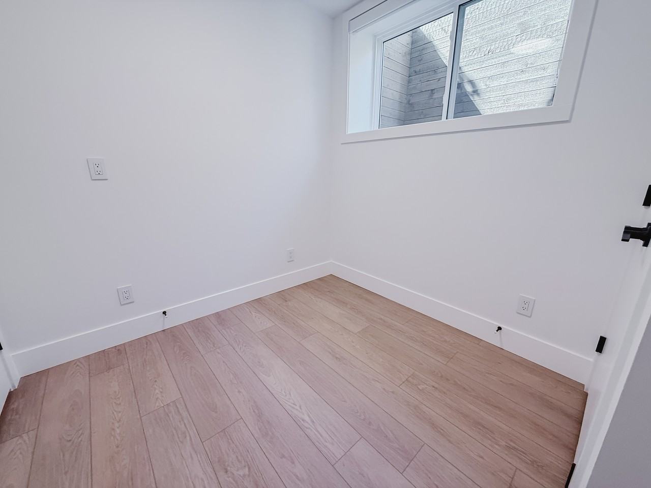 4840 Montana Cres Nw Unit 1b - Photo 7 of 12