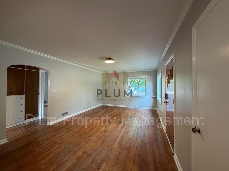 405 W Central Ave - Photo 3 of 30