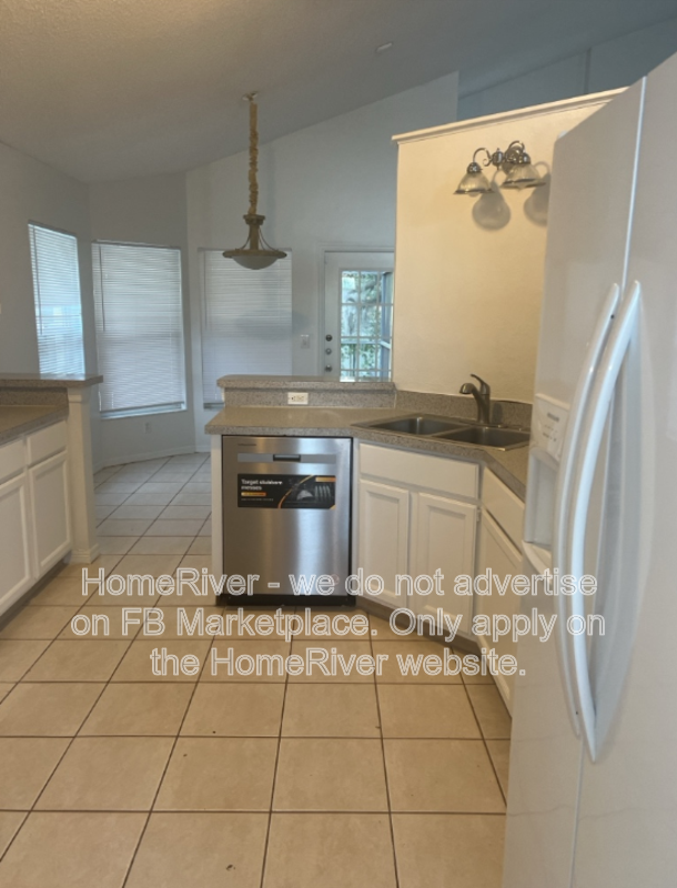 2932 Pembridge St - Photo 2 of 13
