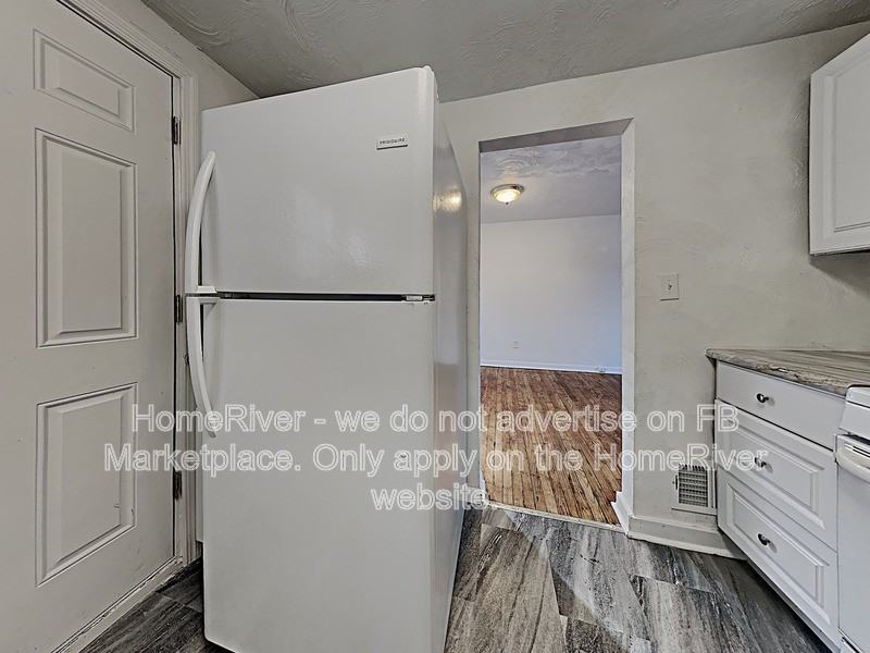 8052 Lincoln Rd - Photo 6 of 37