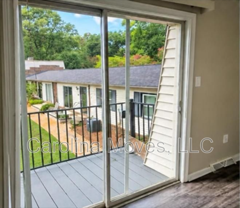 10 Poinsett Ave #B - Photo 4 of 12