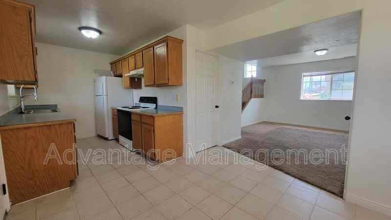655 Ne - Photo 2 of 5