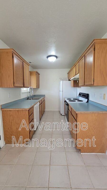 655 Ne - Photo 3 of 5