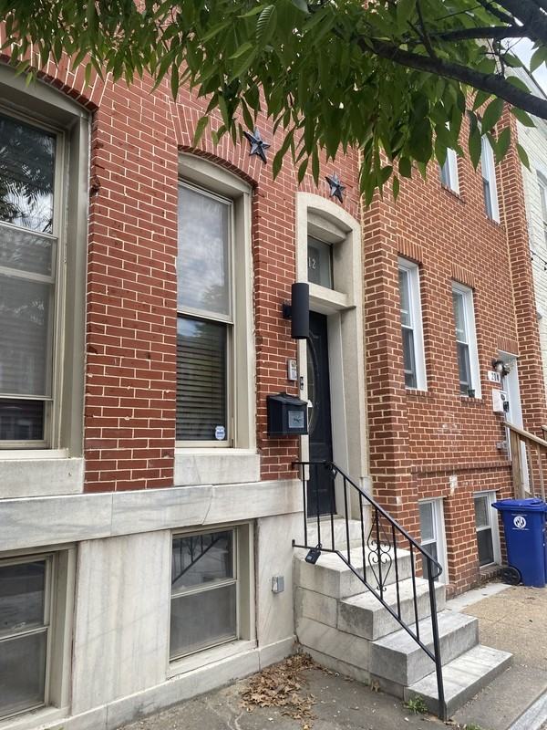 212 N Luzerne Ave - Photo 2 of 34