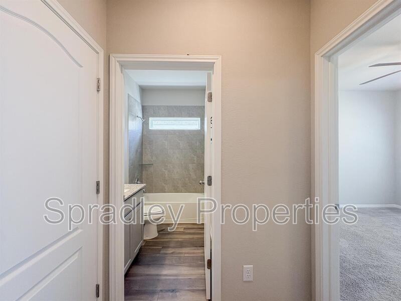 8816 Glade Dr - Photo 3 of 26