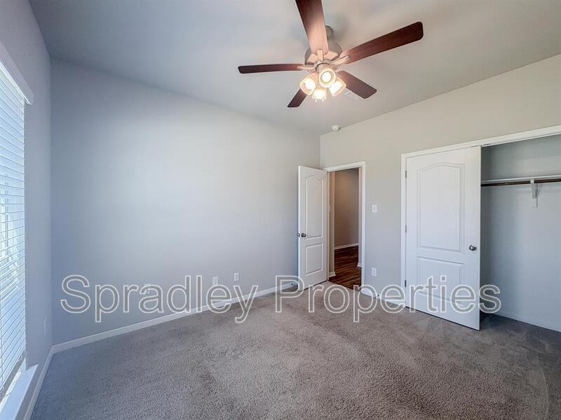 8816 Glade Dr - Photo 4 of 26