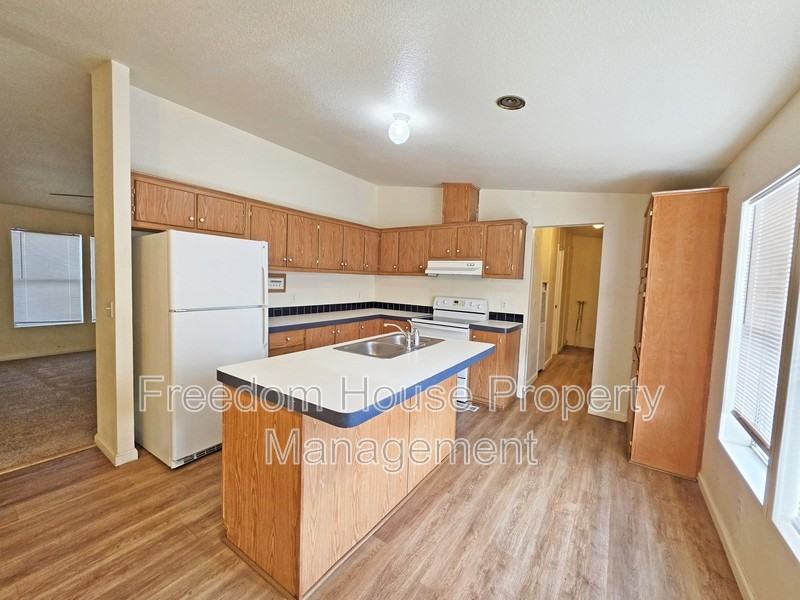 4400 Vicki Ann Rd - Photo 7 of 41