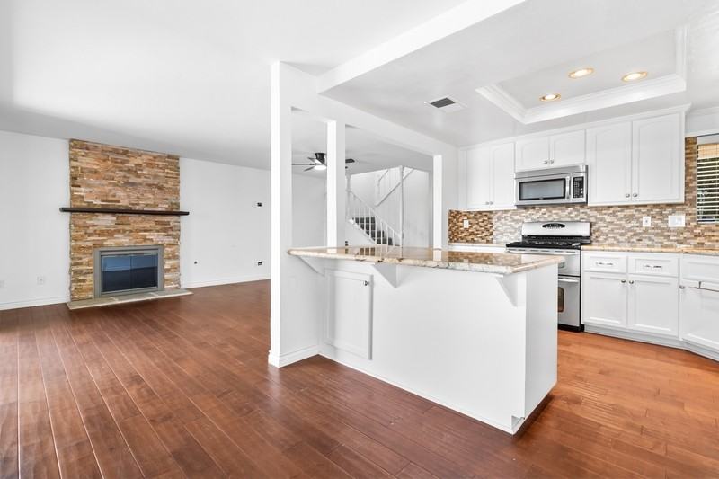 6420 Goodwin St - Photo 5 of 24