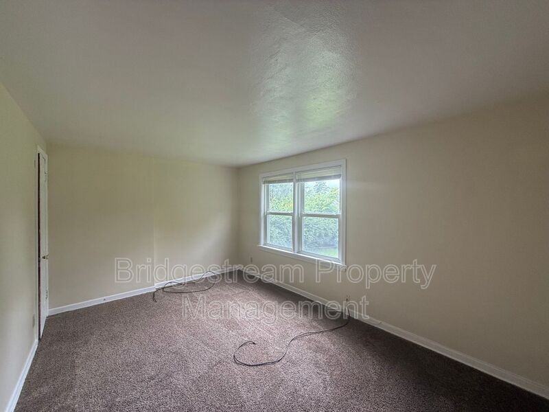809 Winston Dr - Photo 6 of 10