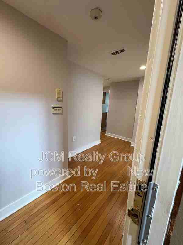 41 Hiawatha Rd #2R2ndFL - Photo 6 of 21
