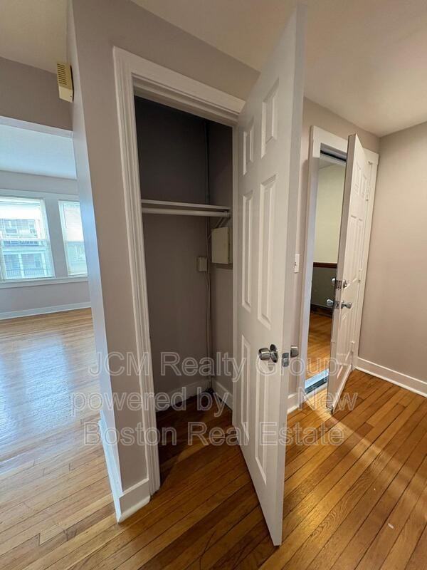 41 Hiawatha Rd #2R2ndFL - Photo 7 of 21