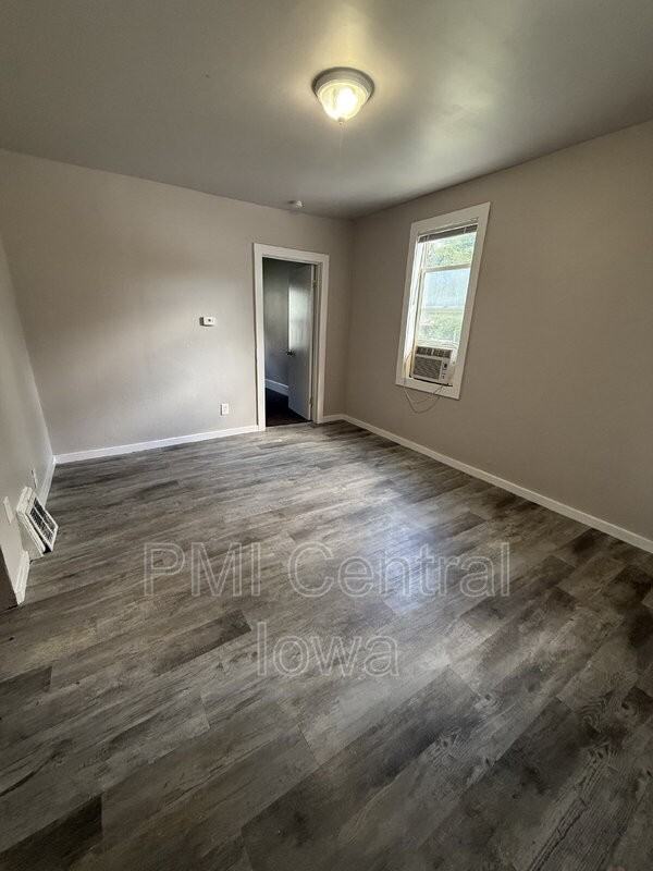 1701 E Walnut St - Photo 2 of 17