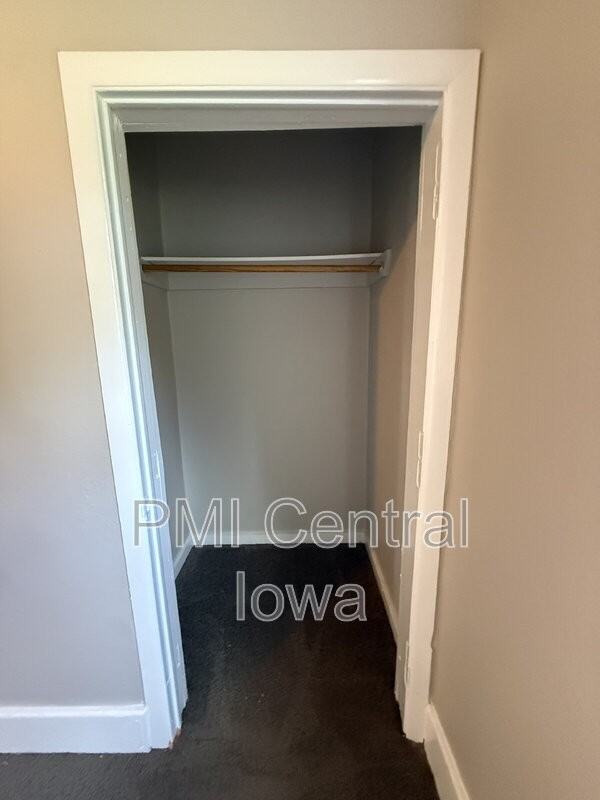 1701 E Walnut St - Photo 4 of 17