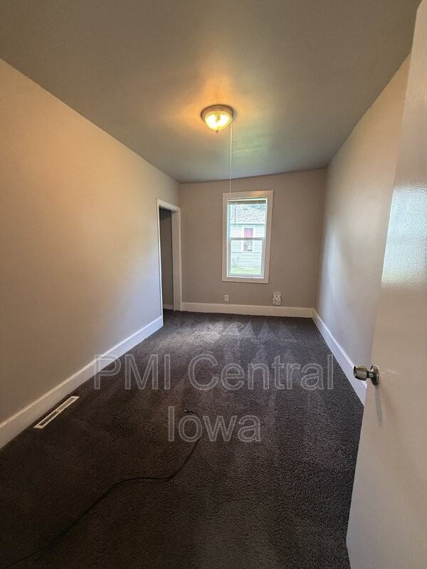 1701 E Walnut St - Photo 3 of 17