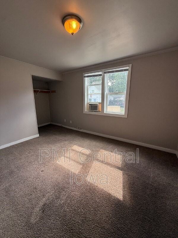 1701 E Walnut St - Photo 7 of 17